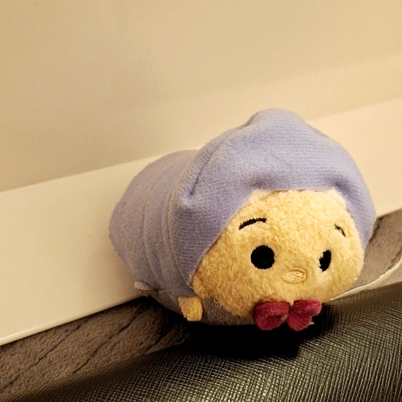 Disney Tsum Tsum Cinderella's Fairy Godmother mini plush - Picture 2 of 10